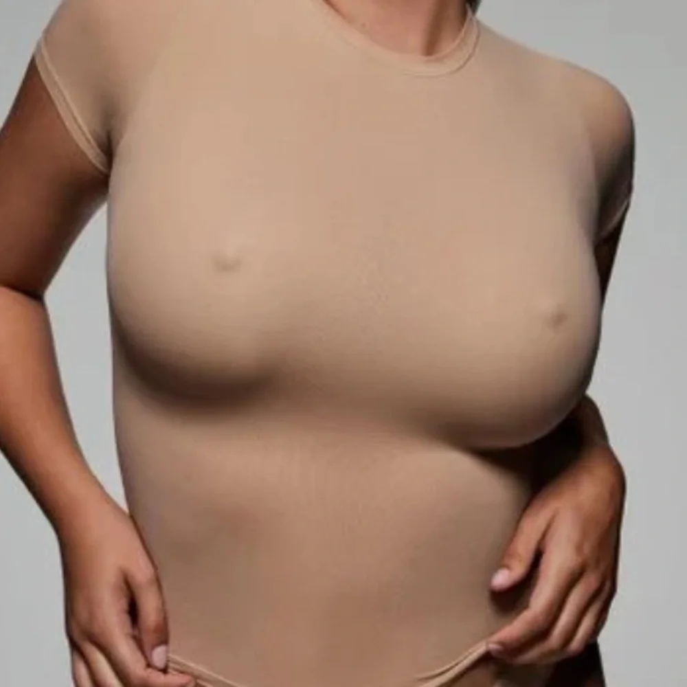 SKIMS Ultimate Collection Nipple Bra - Clay - Picture 5 of 7
